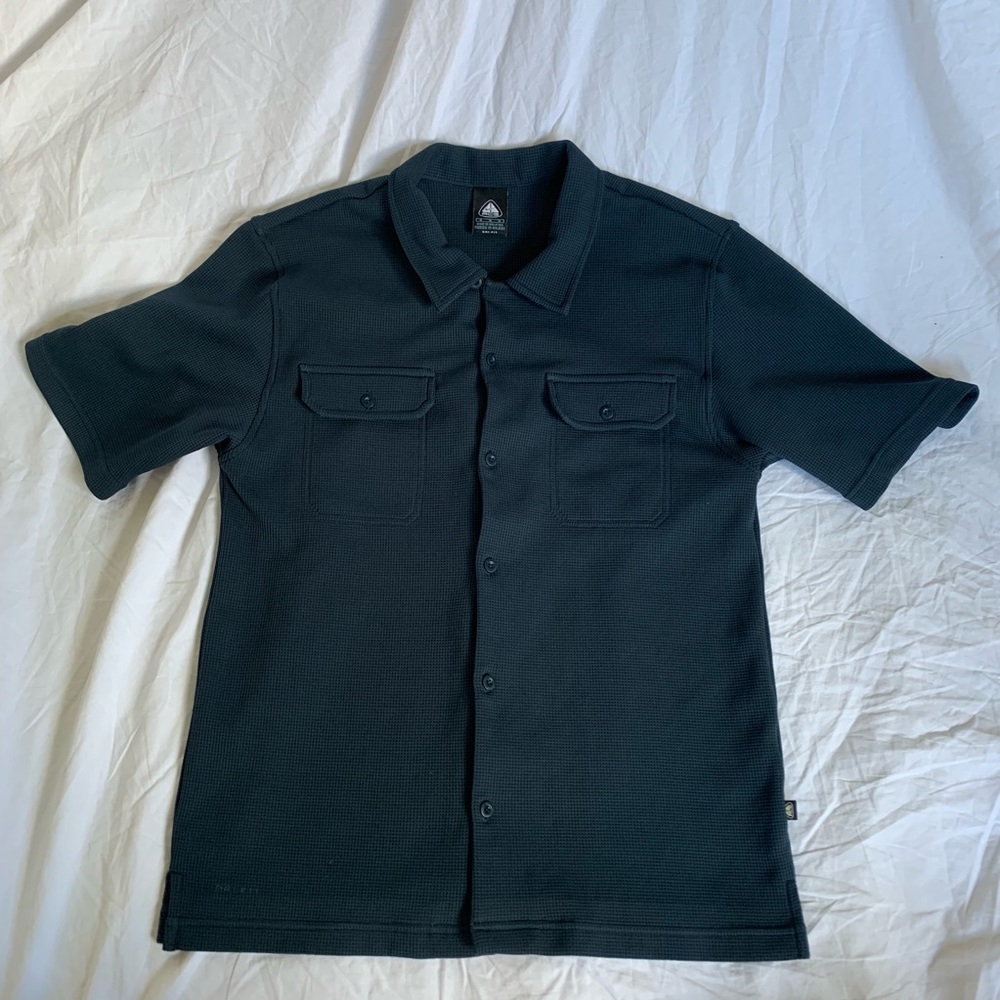 Men’s Nike ACG Button Down Shirt With Pockets!